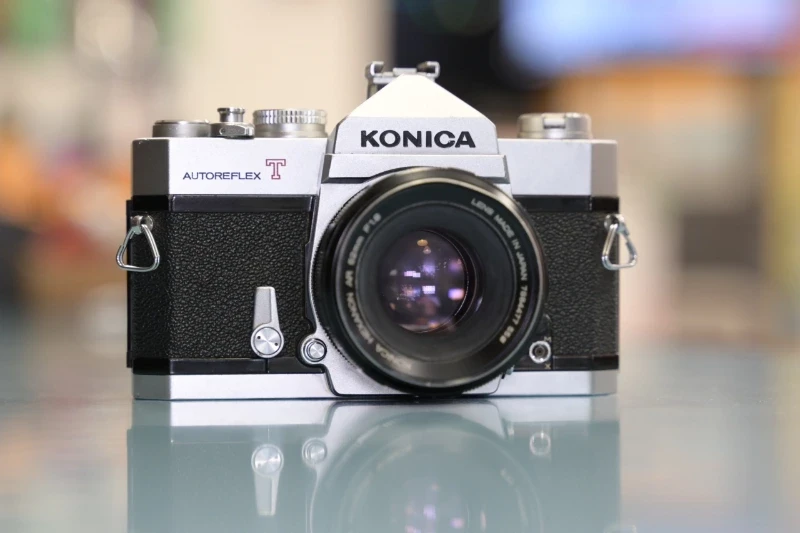 Konica Autoreflex T: Potenza e qualità senza spendere una fortuna