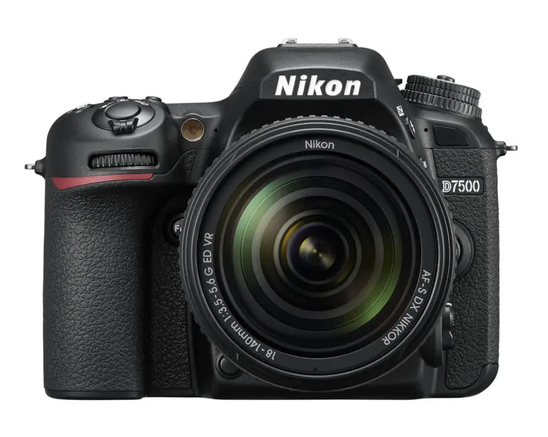 Nuova Nikon D7500: la sorella minore dell'ammiraglia D500