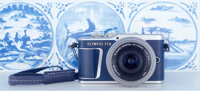 Olympus PEN E-PL9 blu in edizione limitatissima