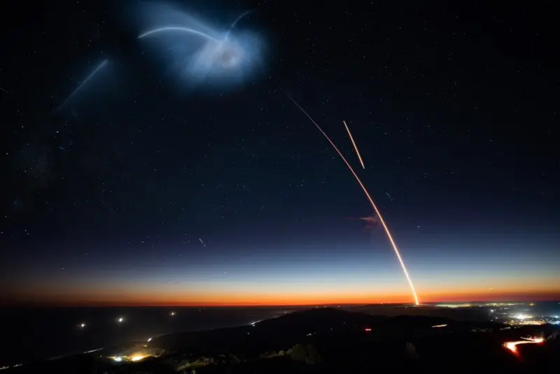 Le incredibili immagini del lancio del Falcon 9 nel cielo americano