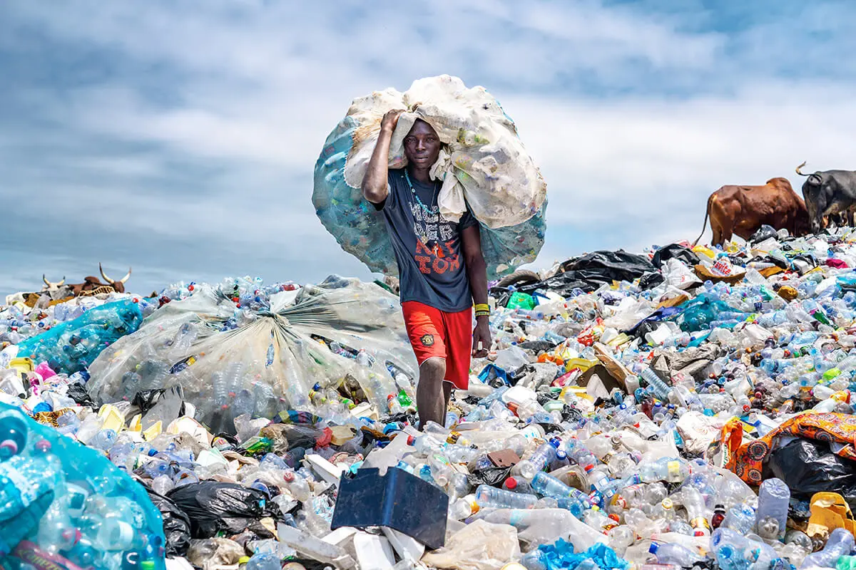 La plastica è ovunque! Usiamo la fotografia per diffondere il messaggio e salvare il nostro pianeta