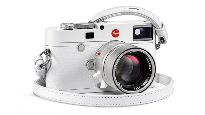 Leica M10-P "White". Un lusso natalizio per pochi fortunati.