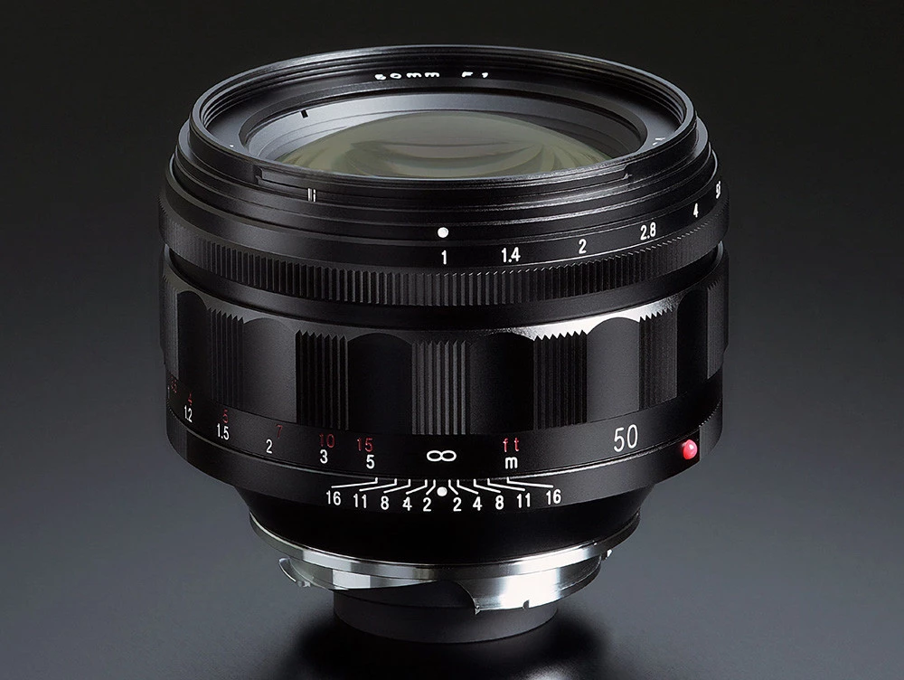 Cosina presenta l'obiettivo super veloce Voigtlander Nokton 50mm f/1 per attacco VM