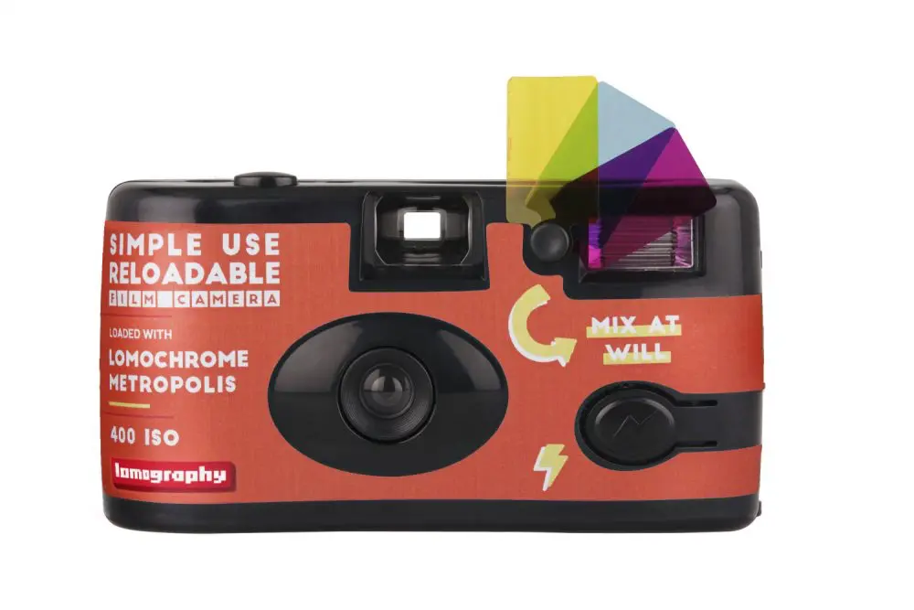 Lomography Simple Use Metropolis: la usa e getta analogica e ricaricabile