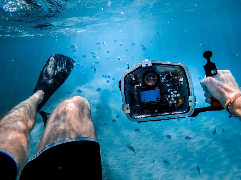 Esplorare le Profondità: Guida alla Fotografia Subacquea