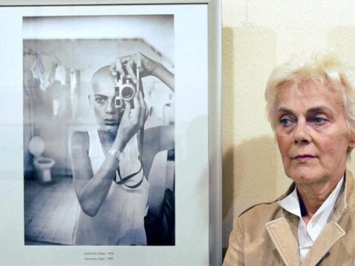 Marie-Laure de Decker: La Fotografa di Guerra Francese Che Ha Immortalato la Storia del Ciad