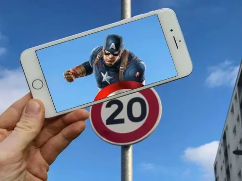 Un'idea, uno smartphone e tanta creatività. Basta poco per divertirsi.