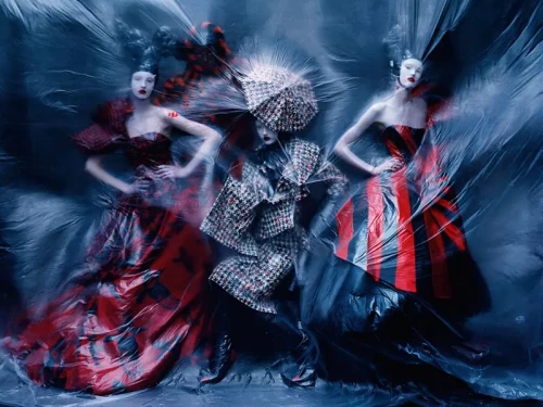 Tim Walker firma il calendario Pirelli 2018