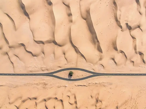 Deserto e civiltà. Spettacolari immagini dal drone sopra i cieli di Dubai